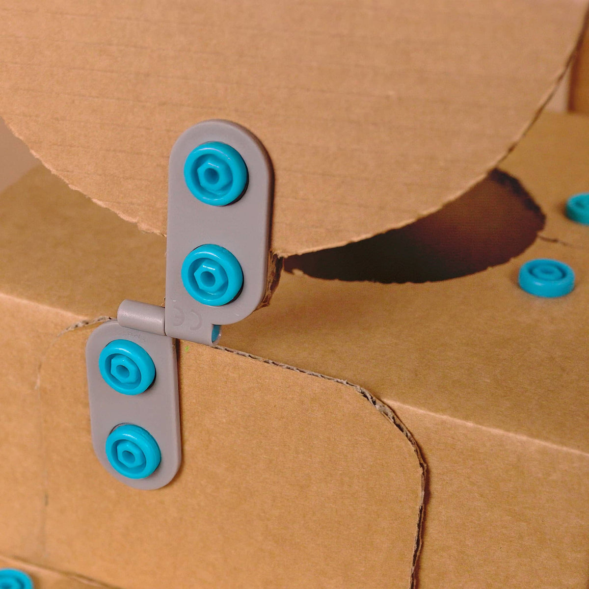 Makedo Australia - Spin-Hinge | Makedo Cardboard Construction Tool