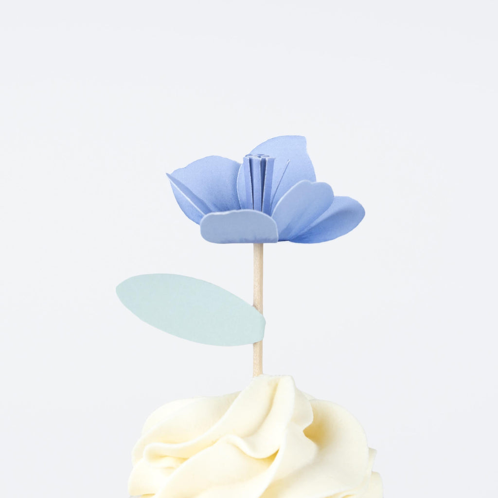 Meri Meri Meadow Unicorns Cupcake Kit (Pack of 24 toppers in 6 designs)